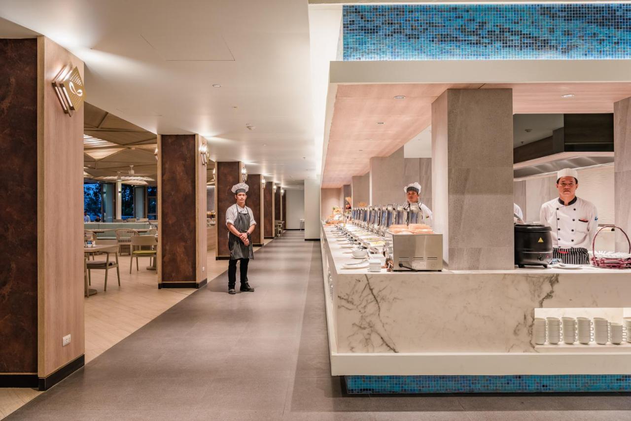 Oceanfront Beach Resort - Sha Extra Plus Patong Экстерьер фото The buffet at the hotel