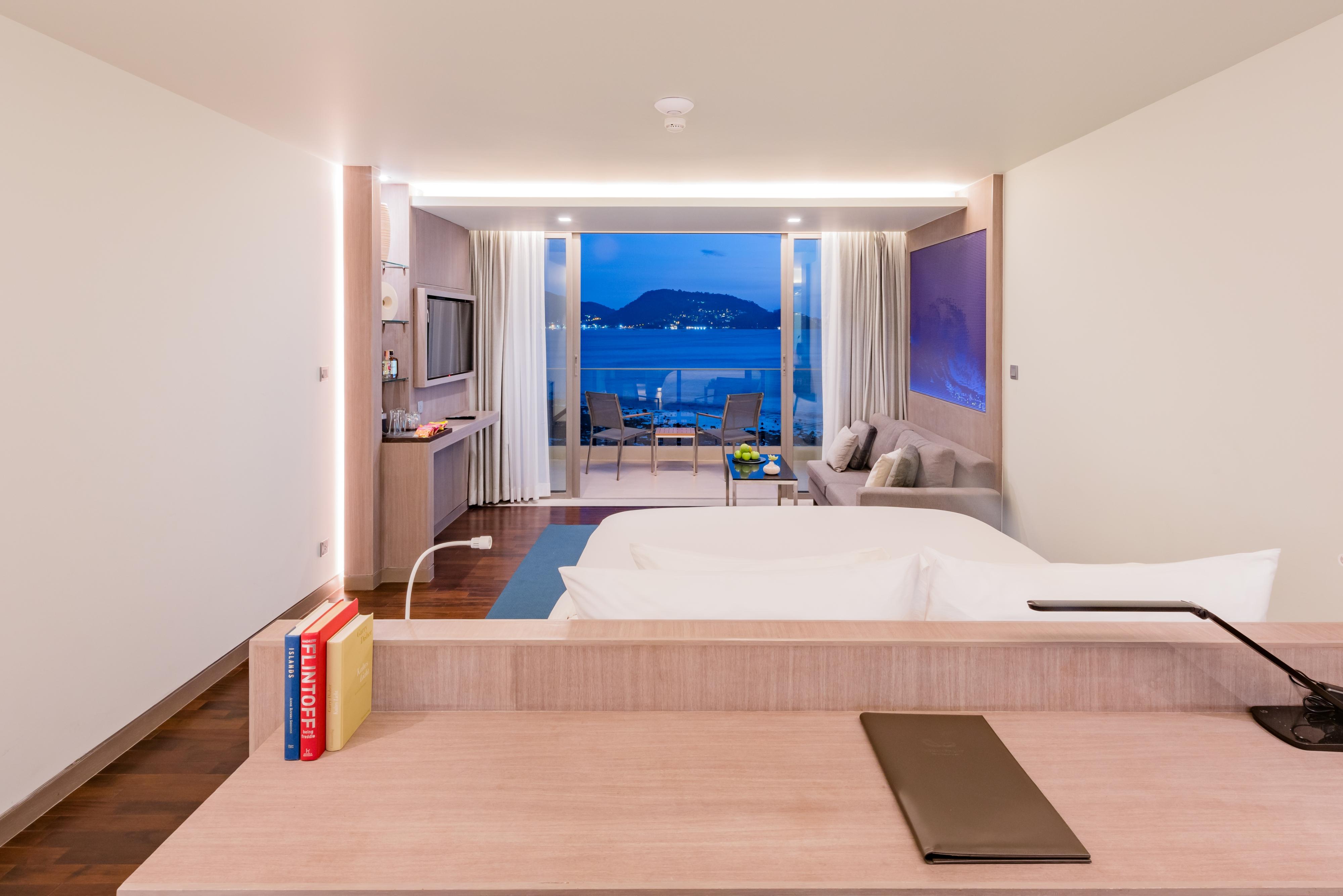 Oceanfront Beach Resort - Sha Extra Plus Patong Экстерьер фото Deluxe Ocean View Room