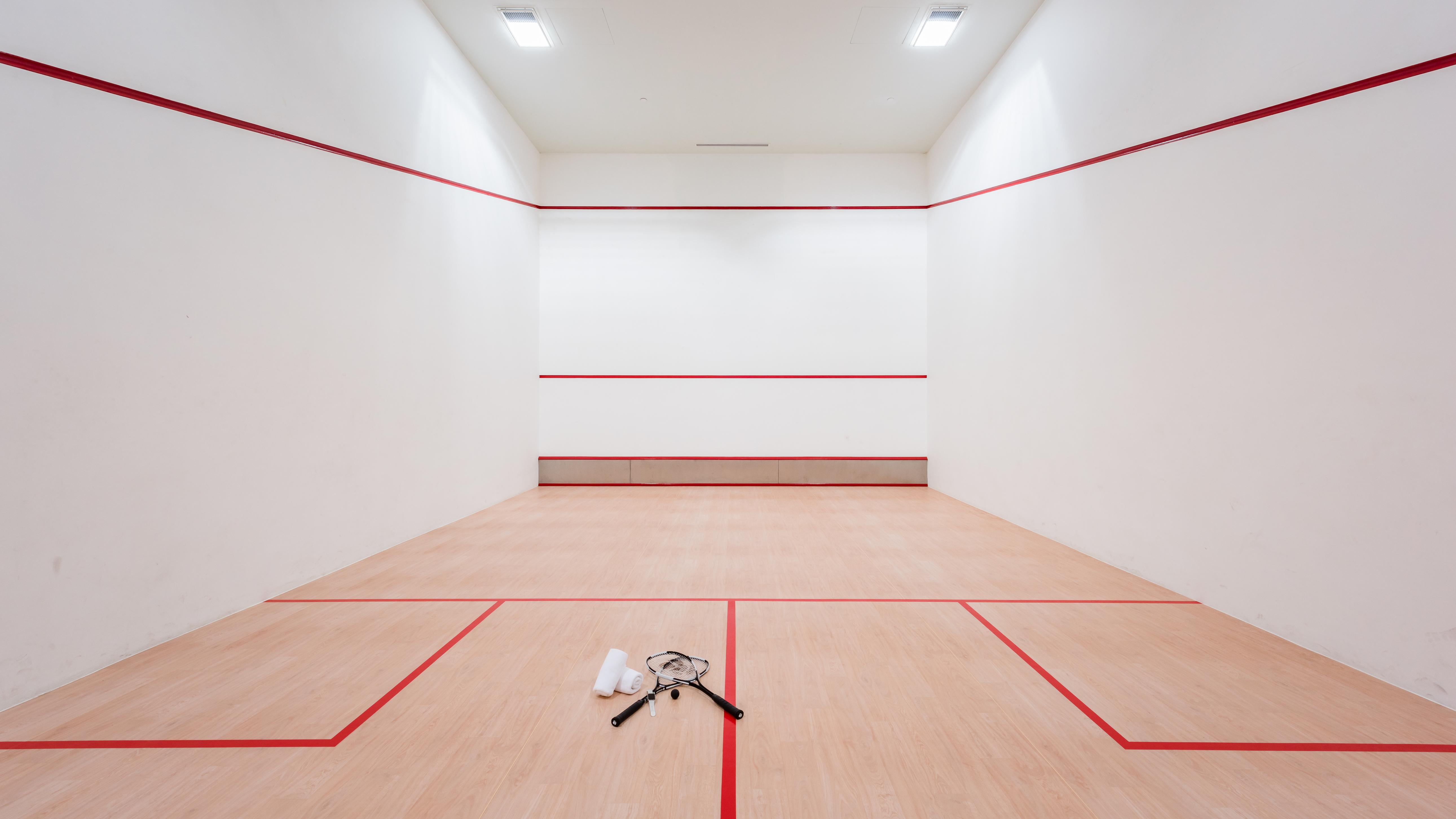 Oceanfront Beach Resort - Sha Extra Plus Patong Экстерьер фото Squash court