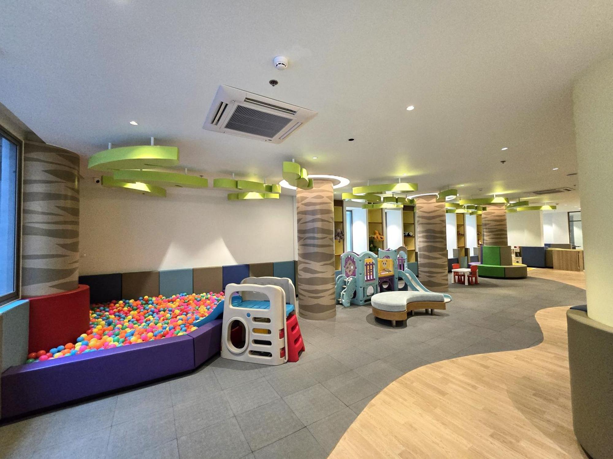 Oceanfront Beach Resort - Sha Extra Plus Patong Экстерьер фото The Children's Hospital at the Royal Marsden