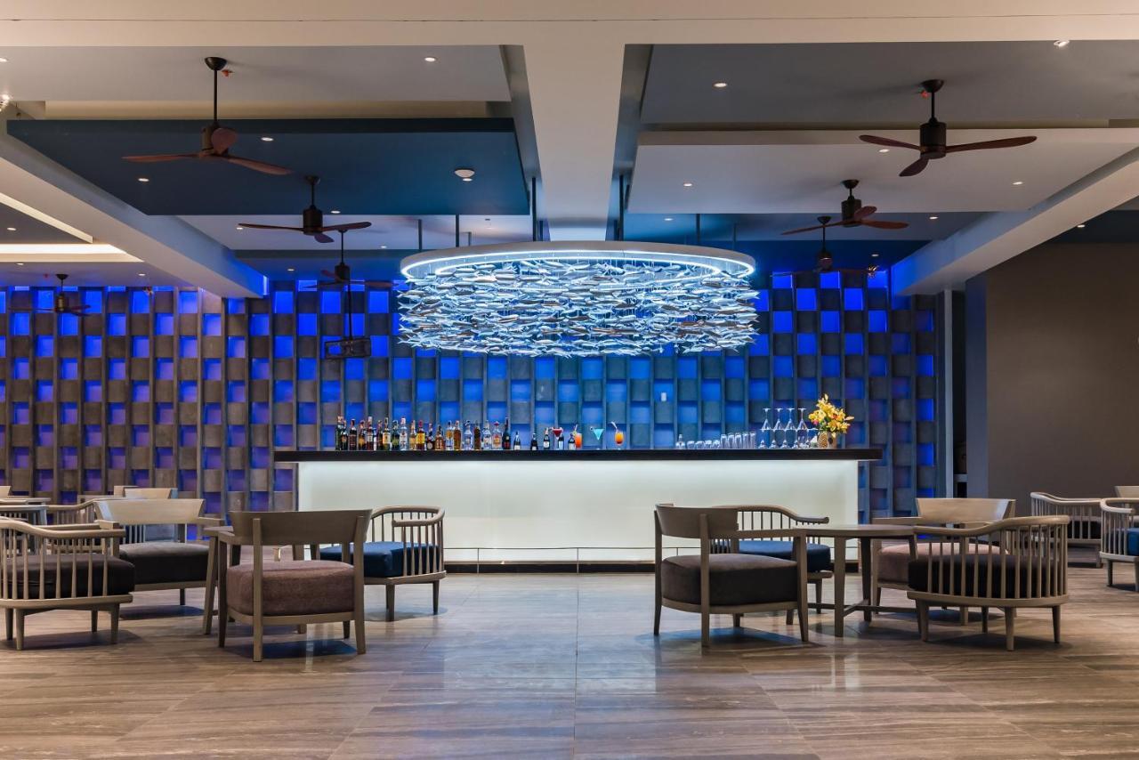 Oceanfront Beach Resort - Sha Extra Plus Patong Экстерьер фото The bar at the Royal Wing Suites and Spa