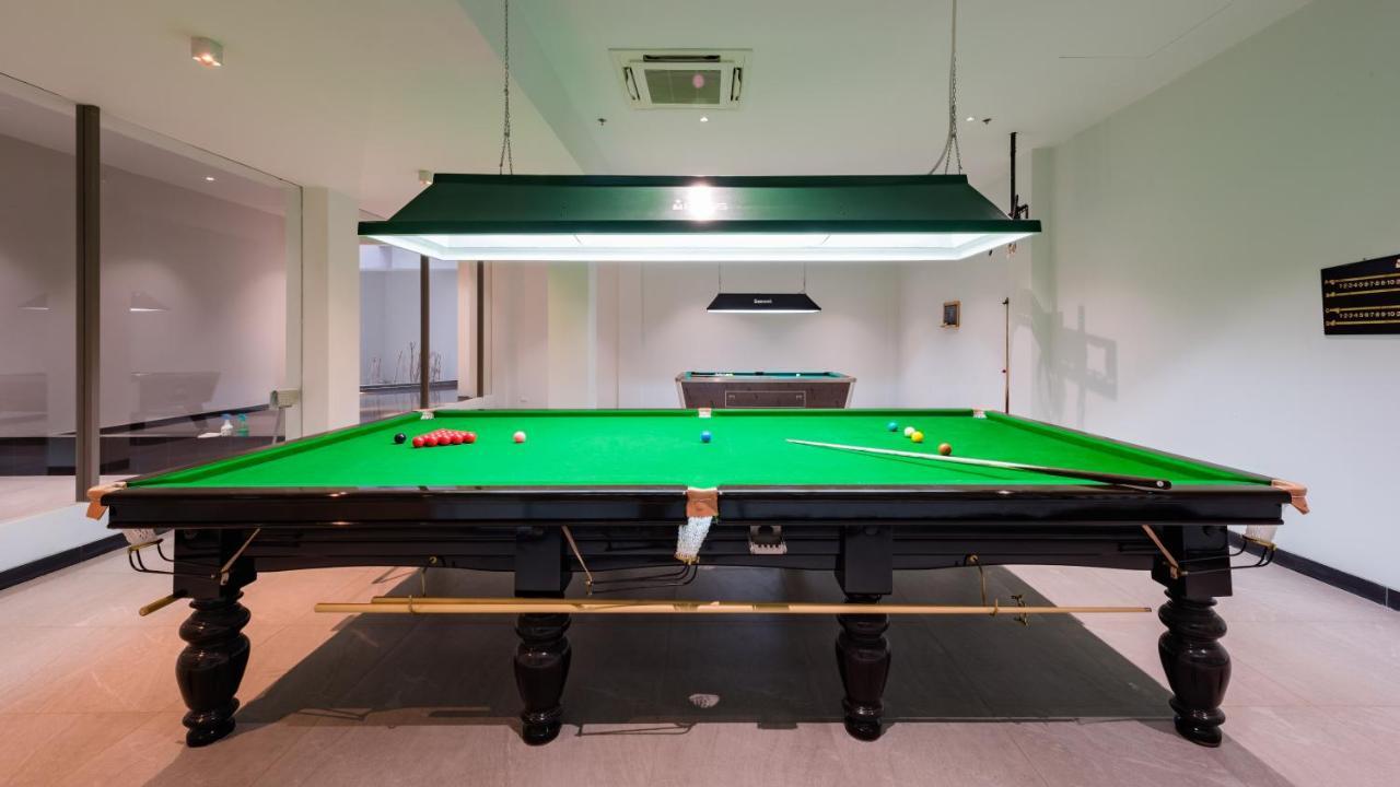 Oceanfront Beach Resort - Sha Extra Plus Patong Экстерьер фото A snooker table